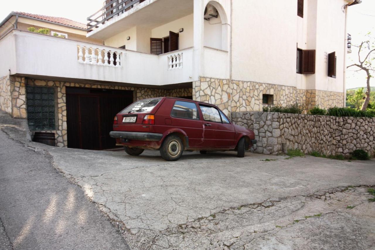 Apartments And Rooms With Parking Space Vrbnik, Krk - 5301 Kültér fotó