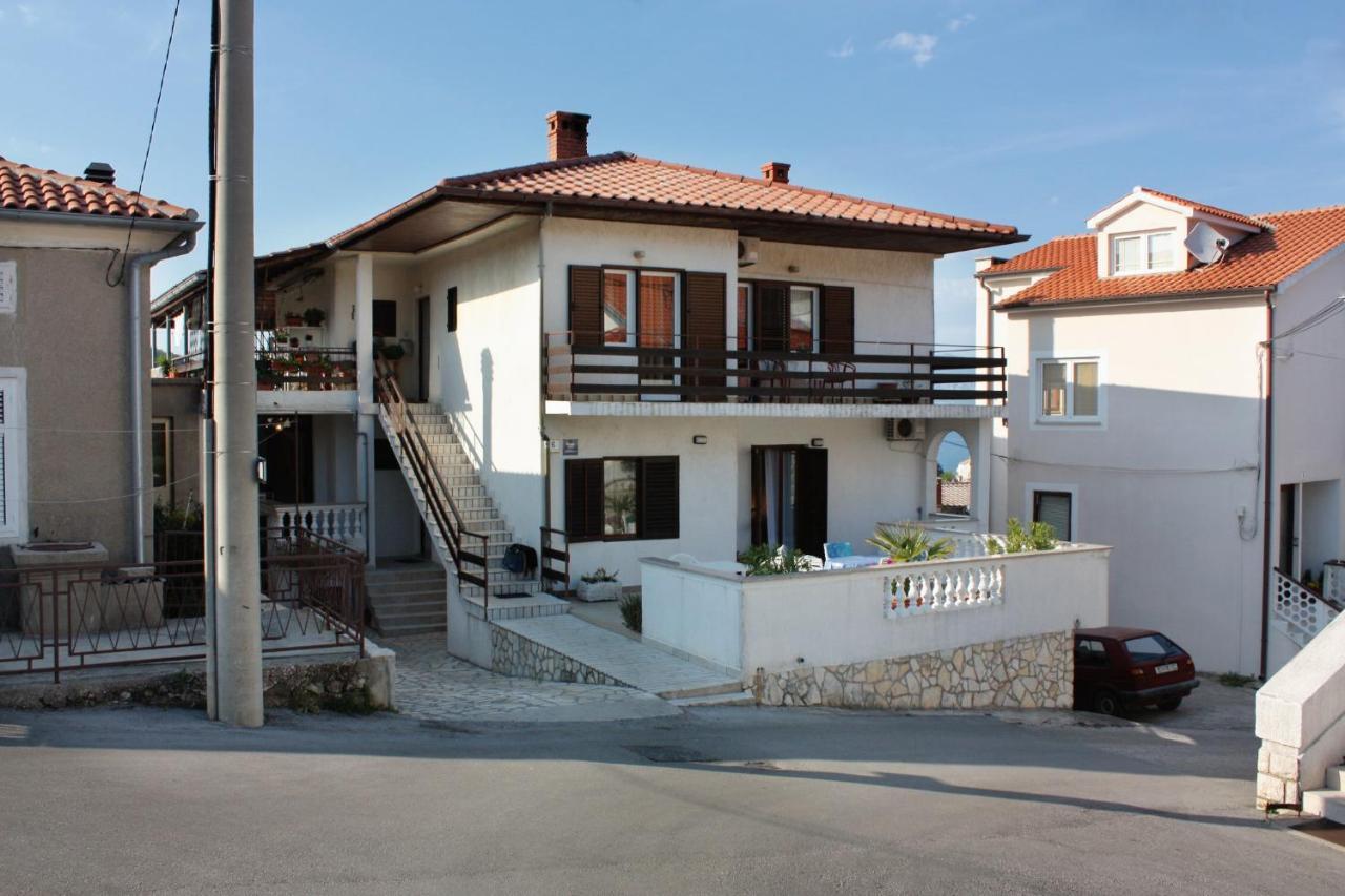Apartments And Rooms With Parking Space Vrbnik, Krk - 5301 Kültér fotó